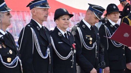 Burmistrz Pilawy uhonorowana Krzyżem Świętego Floriana Burmistrz Pilawy uhonorowana Krzyżem Świętego Floriana