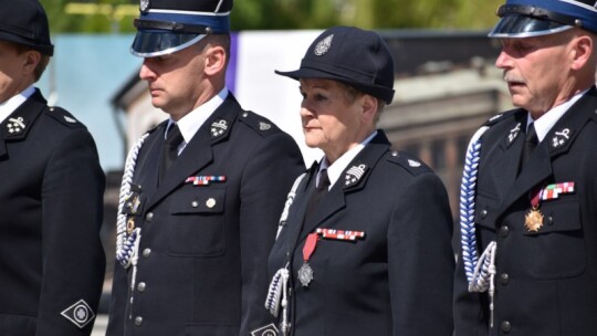 Burmistrz Pilawy uhonorowana Krzyżem Świętego Floriana Burmistrz Pilawy uhonorowana Krzyżem Świętego Floriana