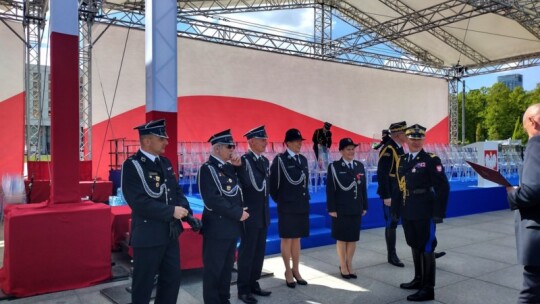 Burmistrz Pilawy uhonorowana Krzyżem Świętego Floriana Burmistrz Pilawy uhonorowana Krzyżem Świętego Floriana