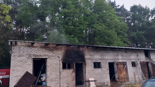 Pożar obory w Poliku