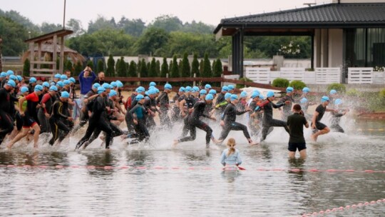 Robert Mrozek zwycięzcą X Triathlonu Garwolińskiego. Łukasz Biernacki na podium