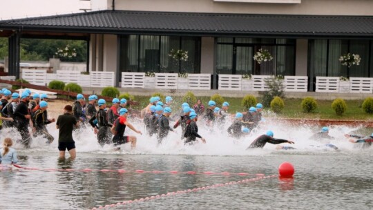 Robert Mrozek zwycięzcą X Triathlonu Garwolińskiego. Łukasz Biernacki na podium