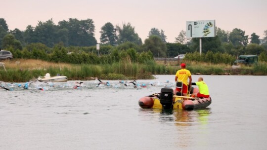 Robert Mrozek zwycięzcą X Triathlonu Garwolińskiego. Łukasz Biernacki na podium