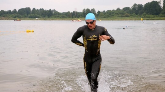 Robert Mrozek zwycięzcą X Triathlonu Garwolińskiego. Łukasz Biernacki na podium