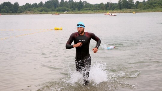 Robert Mrozek zwycięzcą X Triathlonu Garwolińskiego. Łukasz Biernacki na podium