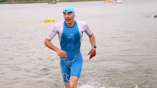 Robert Mrozek zwycięzcą X Triathlonu Garwolińskiego. Łukasz Biernacki na podium