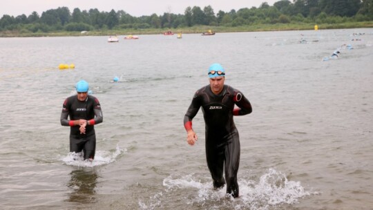 Robert Mrozek zwycięzcą X Triathlonu Garwolińskiego. Łukasz Biernacki na podium