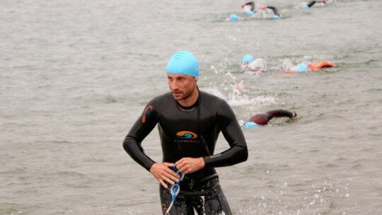 Robert Mrozek zwycięzcą X Triathlonu Garwolińskiego. Łukasz Biernacki na podium