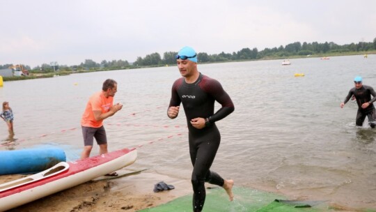 Robert Mrozek zwycięzcą X Triathlonu Garwolińskiego. Łukasz Biernacki na podium