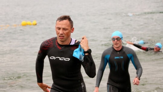 Robert Mrozek zwycięzcą X Triathlonu Garwolińskiego. Łukasz Biernacki na podium