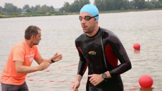 Robert Mrozek zwycięzcą X Triathlonu Garwolińskiego. Łukasz Biernacki na podium