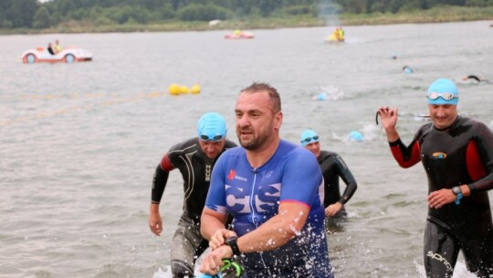 Robert Mrozek zwycięzcą X Triathlonu Garwolińskiego. Łukasz Biernacki na podium