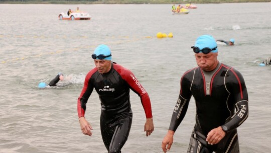 Robert Mrozek zwycięzcą X Triathlonu Garwolińskiego. Łukasz Biernacki na podium