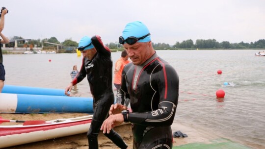 Robert Mrozek zwycięzcą X Triathlonu Garwolińskiego. Łukasz Biernacki na podium