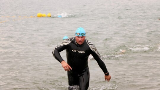 Robert Mrozek zwycięzcą X Triathlonu Garwolińskiego. Łukasz Biernacki na podium