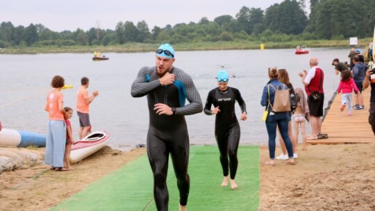 Robert Mrozek zwycięzcą X Triathlonu Garwolińskiego. Łukasz Biernacki na podium