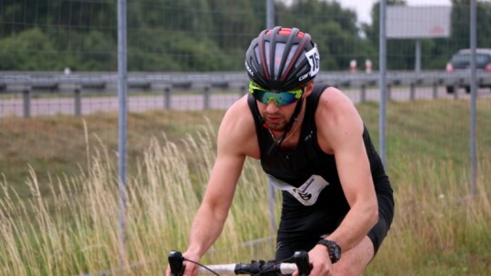 Robert Mrozek zwycięzcą X Triathlonu Garwolińskiego. Łukasz Biernacki na podium