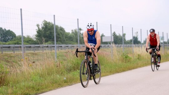 Robert Mrozek zwycięzcą X Triathlonu Garwolińskiego. Łukasz Biernacki na podium