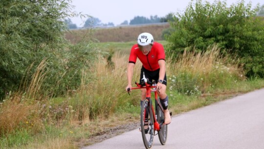 Robert Mrozek zwycięzcą X Triathlonu Garwolińskiego. Łukasz Biernacki na podium