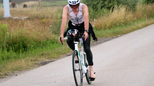 Robert Mrozek zwycięzcą X Triathlonu Garwolińskiego. Łukasz Biernacki na podium