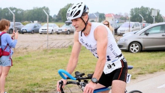 Robert Mrozek zwycięzcą X Triathlonu Garwolińskiego. Łukasz Biernacki na podium