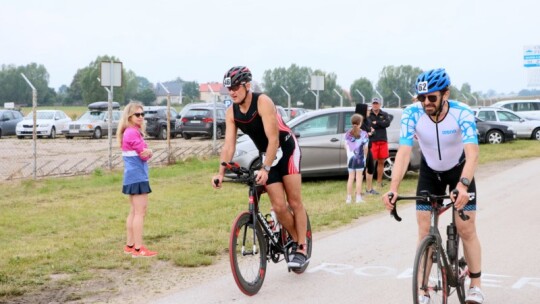 Robert Mrozek zwycięzcą X Triathlonu Garwolińskiego. Łukasz Biernacki na podium