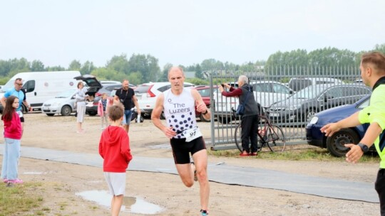 Robert Mrozek zwycięzcą X Triathlonu Garwolińskiego. Łukasz Biernacki na podium