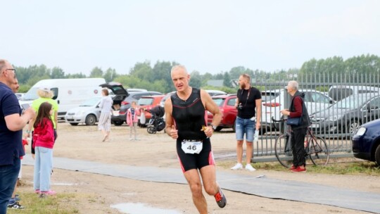 Robert Mrozek zwycięzcą X Triathlonu Garwolińskiego. Łukasz Biernacki na podium