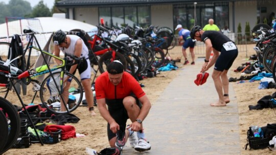 Robert Mrozek zwycięzcą X Triathlonu Garwolińskiego. Łukasz Biernacki na podium