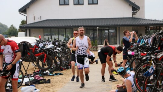 Robert Mrozek zwycięzcą X Triathlonu Garwolińskiego. Łukasz Biernacki na podium