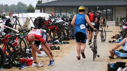 Robert Mrozek zwycięzcą X Triathlonu Garwolińskiego. Łukasz Biernacki na podium