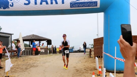 Robert Mrozek zwycięzcą X Triathlonu Garwolińskiego. Łukasz Biernacki na podium