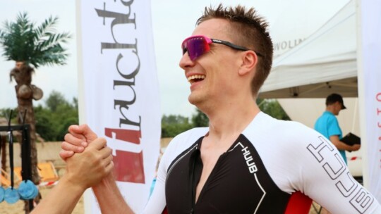 Robert Mrozek zwycięzcą X Triathlonu Garwolińskiego. Łukasz Biernacki na podium