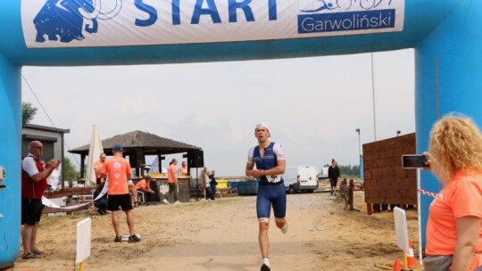 Robert Mrozek zwycięzcą X Triathlonu Garwolińskiego. Łukasz Biernacki na podium