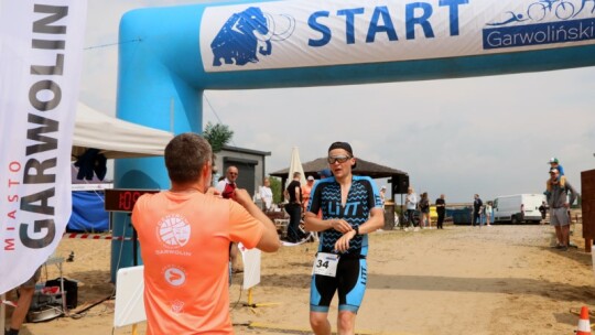 Robert Mrozek zwycięzcą X Triathlonu Garwolińskiego. Łukasz Biernacki na podium