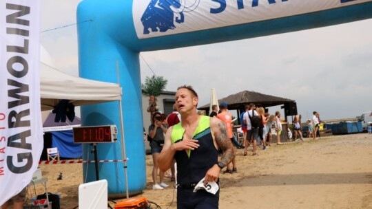 Robert Mrozek zwycięzcą X Triathlonu Garwolińskiego. Łukasz Biernacki na podium