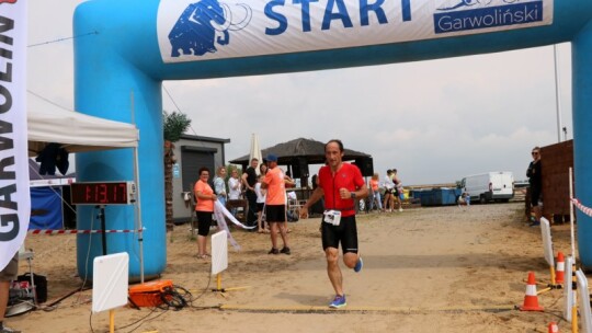 Robert Mrozek zwycięzcą X Triathlonu Garwolińskiego. Łukasz Biernacki na podium