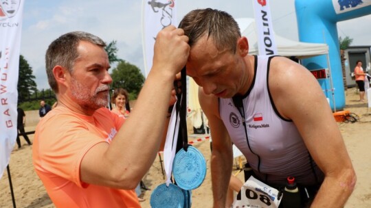 Robert Mrozek zwycięzcą X Triathlonu Garwolińskiego. Łukasz Biernacki na podium