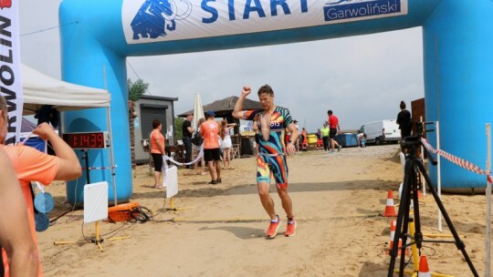 Robert Mrozek zwycięzcą X Triathlonu Garwolińskiego. Łukasz Biernacki na podium