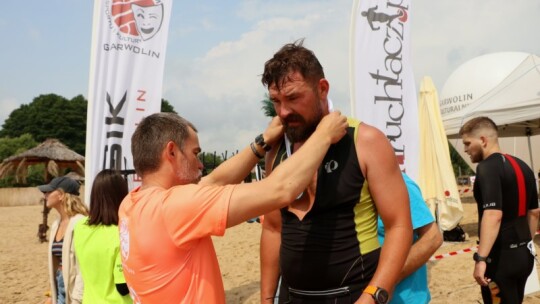 Robert Mrozek zwycięzcą X Triathlonu Garwolińskiego. Łukasz Biernacki na podium