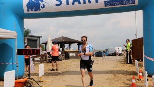 Robert Mrozek zwycięzcą X Triathlonu Garwolińskiego. Łukasz Biernacki na podium