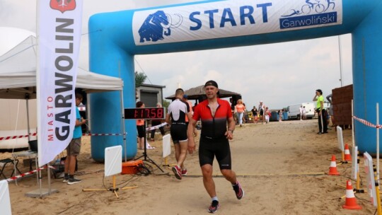 Robert Mrozek zwycięzcą X Triathlonu Garwolińskiego. Łukasz Biernacki na podium