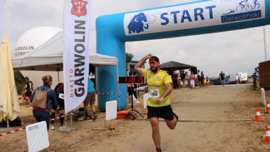 Robert Mrozek zwycięzcą X Triathlonu Garwolińskiego. Łukasz Biernacki na podium