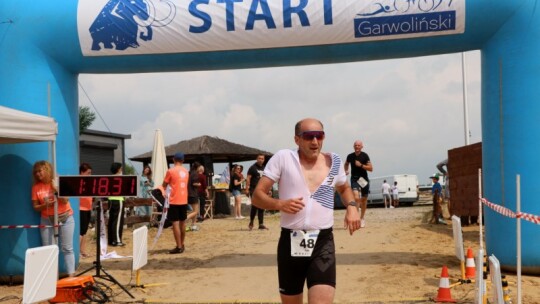 Robert Mrozek zwycięzcą X Triathlonu Garwolińskiego. Łukasz Biernacki na podium