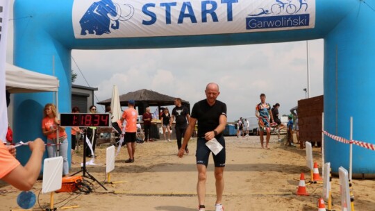 Robert Mrozek zwycięzcą X Triathlonu Garwolińskiego. Łukasz Biernacki na podium