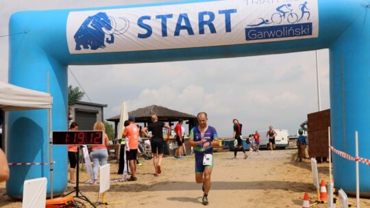 Robert Mrozek zwycięzcą X Triathlonu Garwolińskiego. Łukasz Biernacki na podium