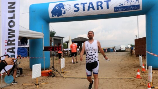 Robert Mrozek zwycięzcą X Triathlonu Garwolińskiego. Łukasz Biernacki na podium