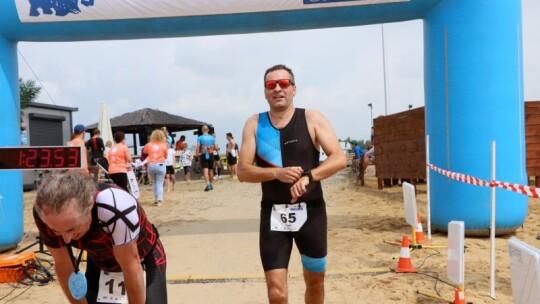 Robert Mrozek zwycięzcą X Triathlonu Garwolińskiego. Łukasz Biernacki na podium