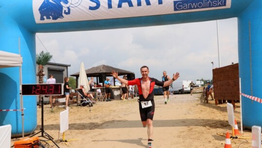 Robert Mrozek zwycięzcą X Triathlonu Garwolińskiego. Łukasz Biernacki na podium