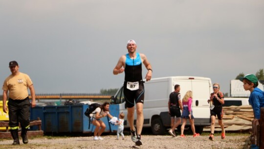 Robert Mrozek zwycięzcą X Triathlonu Garwolińskiego. Łukasz Biernacki na podium